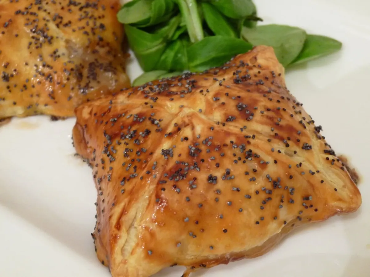Feuilleté miel, poulet et amandes
